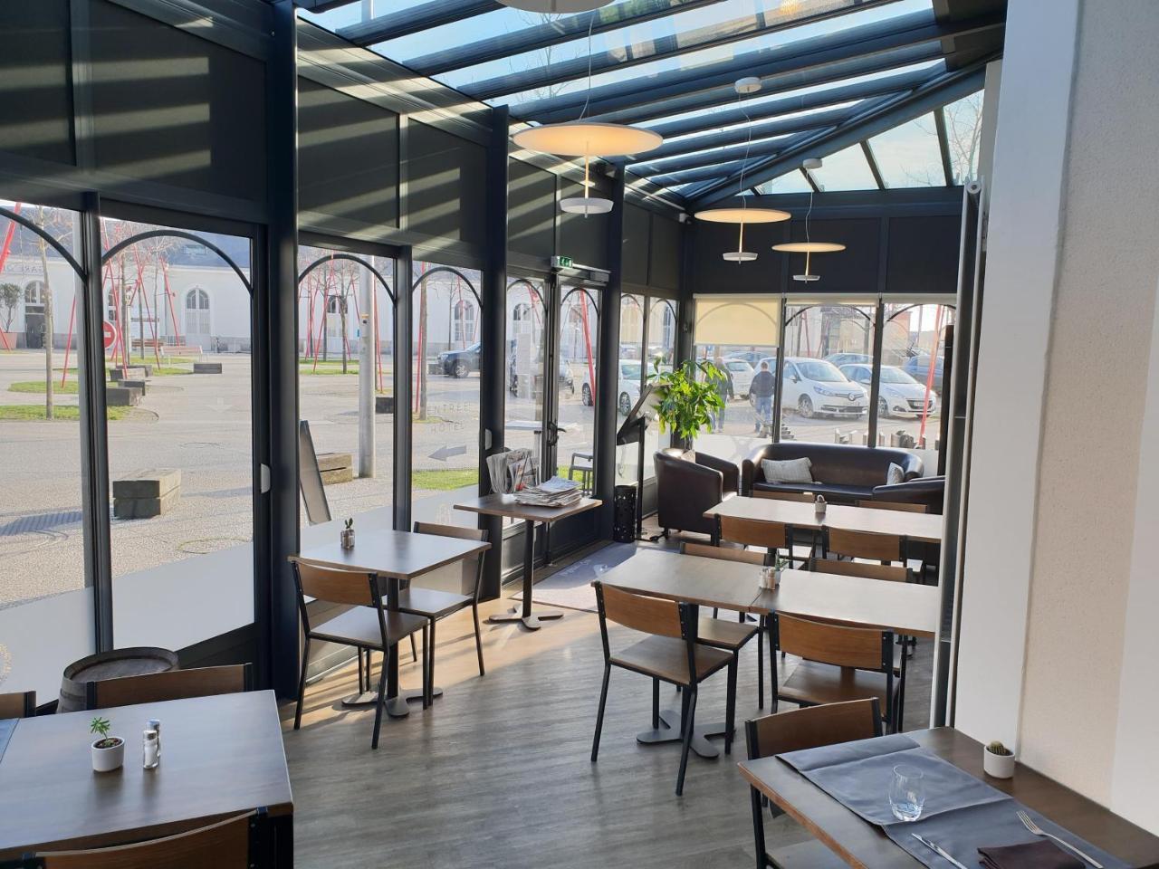 Hôtel de la Gare - Restaurant Bistro Quai La Roche-sur-Yon Exterior foto